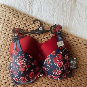 NWT 2Pc Bra set
